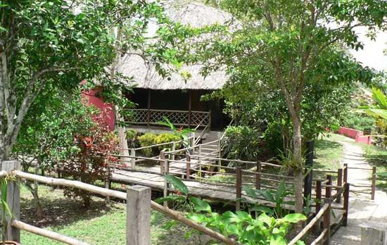 Voyage sur-mesure, Hébergement écotouristique communautaire